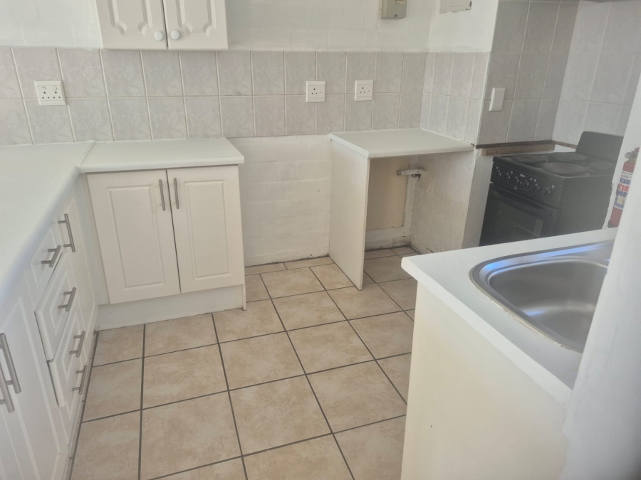 To Let 2 Bedroom Property for Rent in Parklands Western Cape